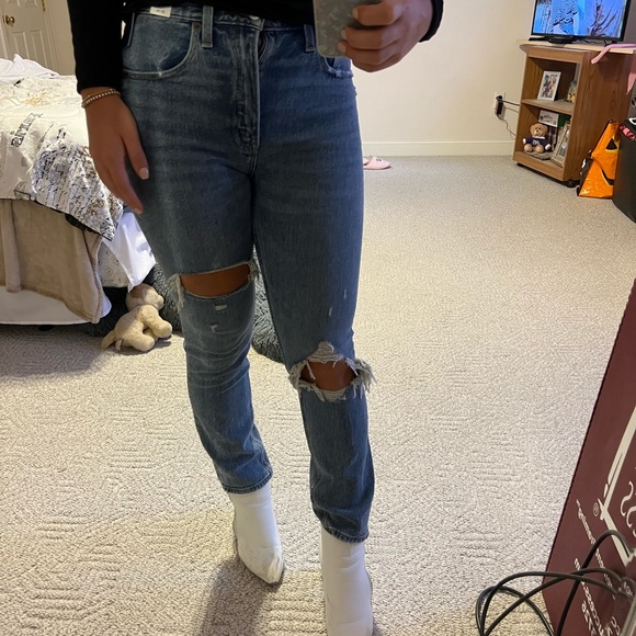 Abercrombie & Fitch High Rise Mom Jeans - Medium Wash, Ripped - Picture 8 of 8
